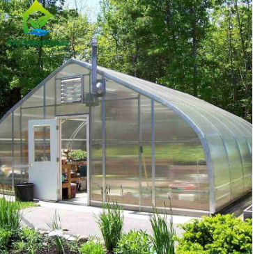 Cultiver des plantes Serre en feuille PC en polycarbonate à longue portée avec structure stable et assemblage facile